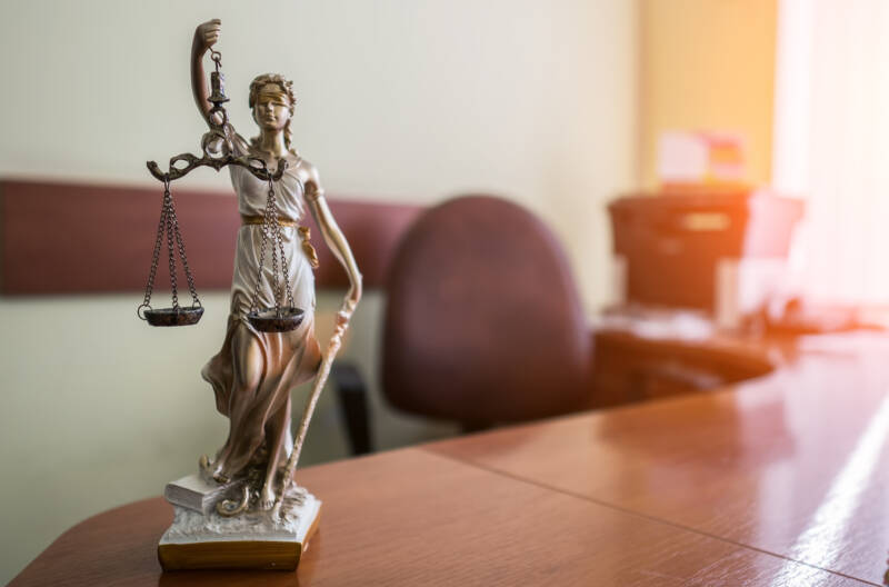 El término de la indagación preliminar en el proceso penal y su control judicial: un mandato legal, no una opción institucional - Artículo de Penal en Sala Jurídica